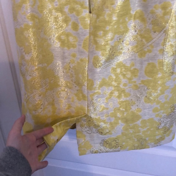 Tahari Arthur S. Levine Beautiful Women’s Dress - Picture 4 of 5